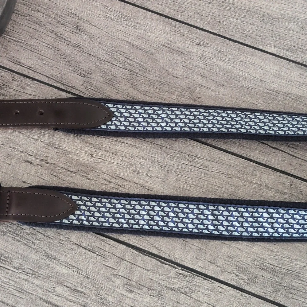 Vineyard Vines (Kids Sz 30) Classic Whale Belt - Navy